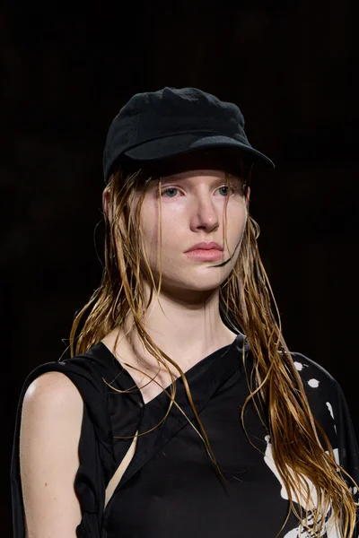 Look 11